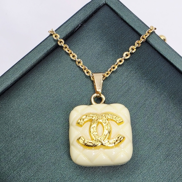 Chanel Gold and Cream Pendant Necklace - Picture 5 of 5
